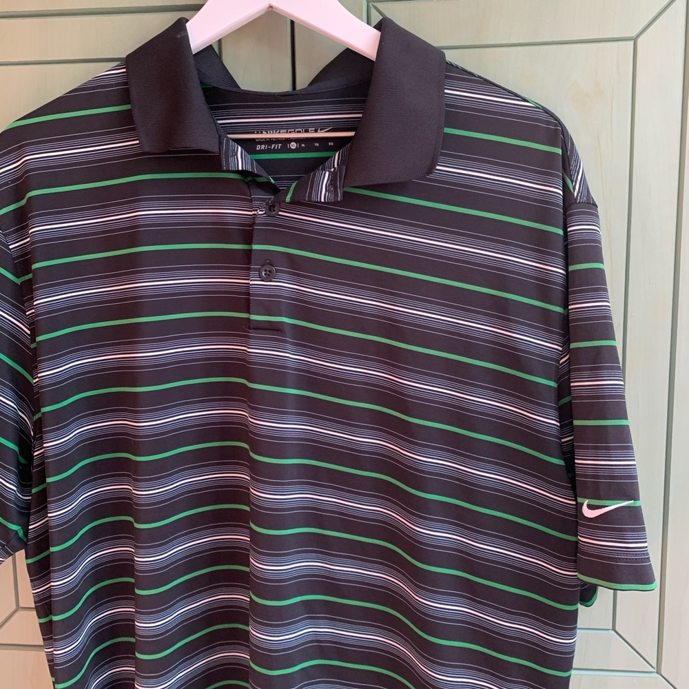 *Men’s XL Nike Golf Polo in GREAT shape